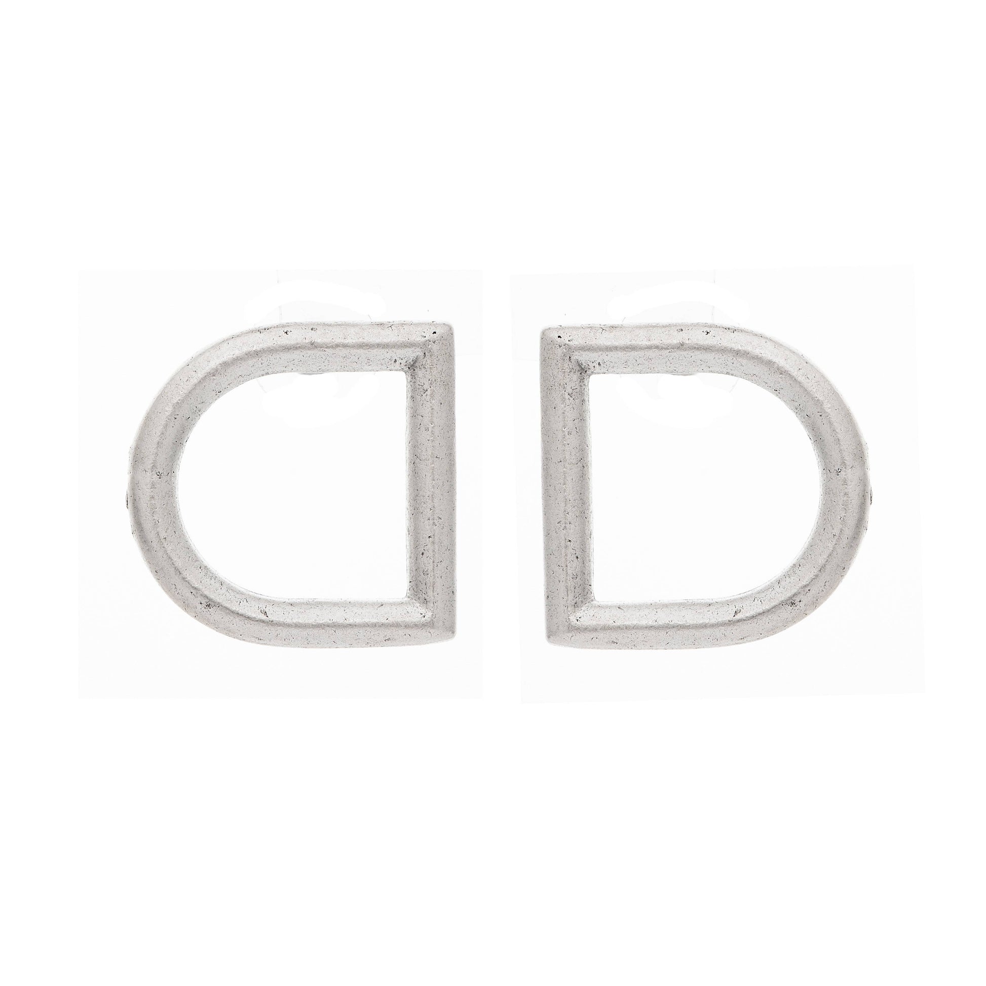 A pair of 22K gold plated D-shaped earrings, hand crafted in New York.